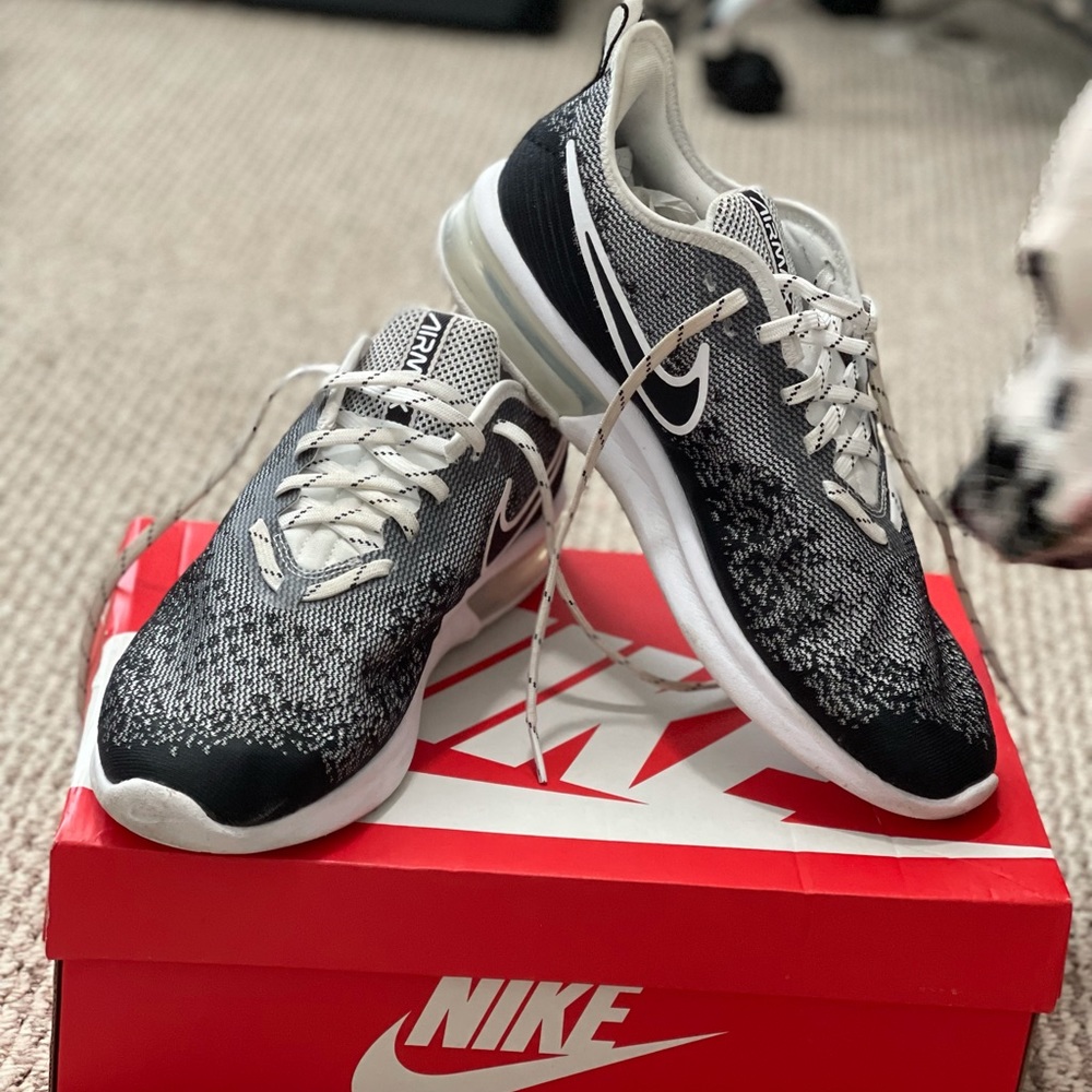Black Nike Air Max Sequent 4